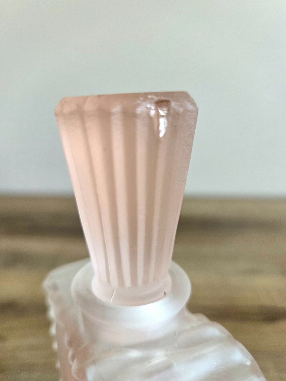 Vintage Satin Pink Glass Perfume Bottle Heart Shape - Picture 6 of 9